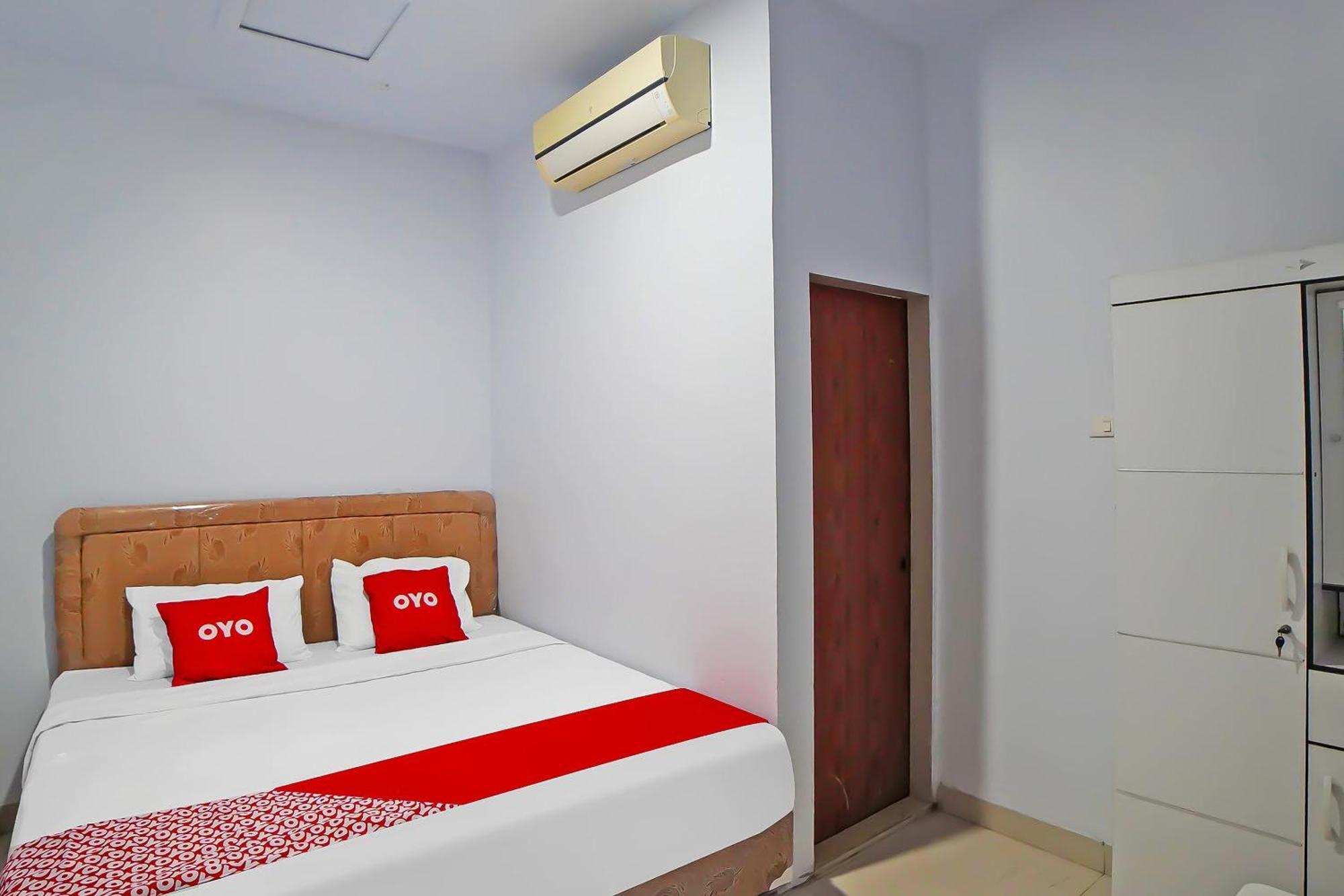 Oyo 92342 Hotel Batik Traveller Medan Esterno foto