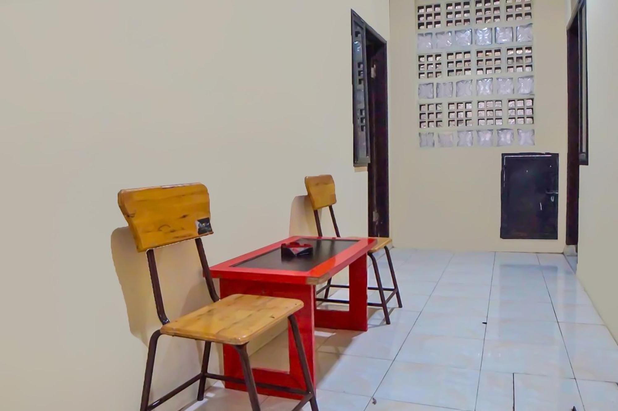 Oyo 92342 Hotel Batik Traveller Medan Esterno foto